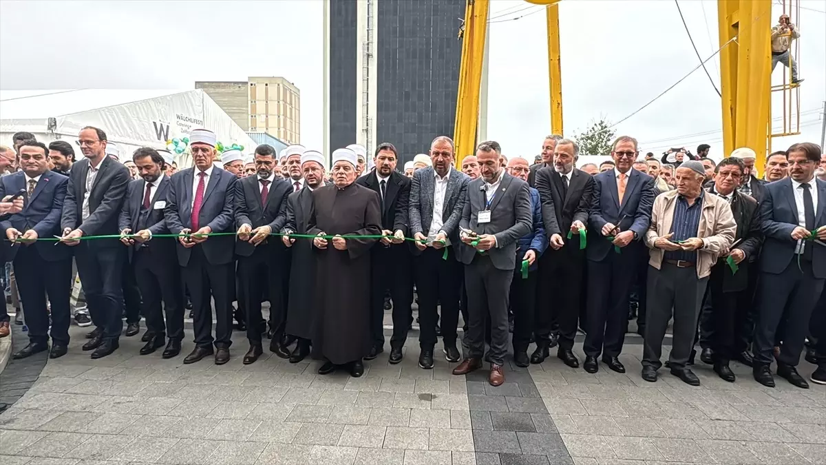 Darul Erkam Cami’nin Yeni Binası Açıldı