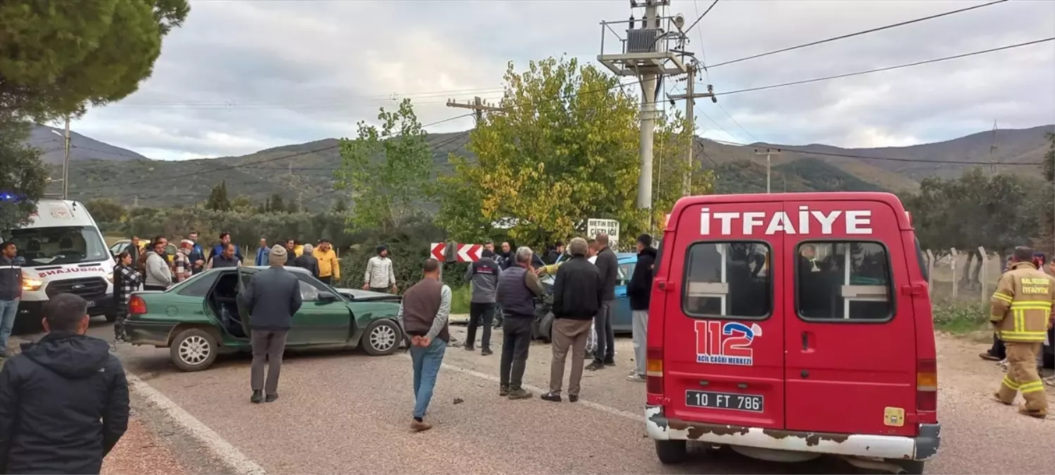 Erdek’te Trafik Kazası: 2 Yaralı